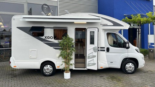 Polointegrovaný obytný vůz XGO Dynamic 22P Plus - exteriér. Půjčovna a prodej obytných vozů Ústí nad Labem a Praha.